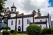 Azzorre, Isola di San Miguel - Escursione a Sete Cidades.  La chiesa di Sao Nicolau nel villaggio di Sete Cidades